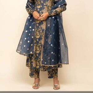 Elegant Floral Blue and Gold Women's Printed Cotton Trendy Salwar Suit